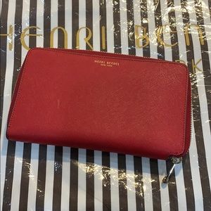 Henri Bendel Zip Around Wallet